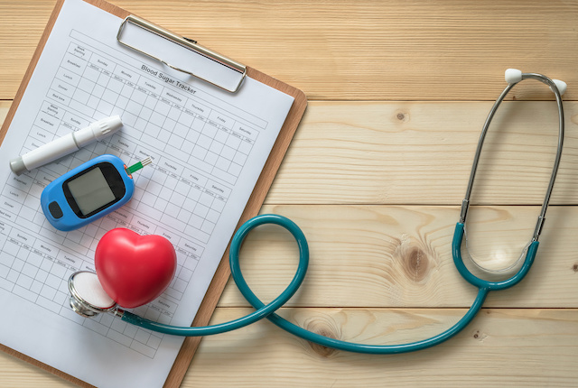 聴診器と血糖値測定器